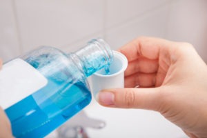 Pros And Cons of Mouthwash