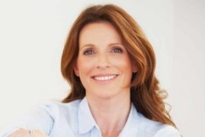 Lady seeking tooth fillings